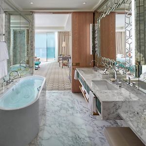 Deluxe Sea View King Room